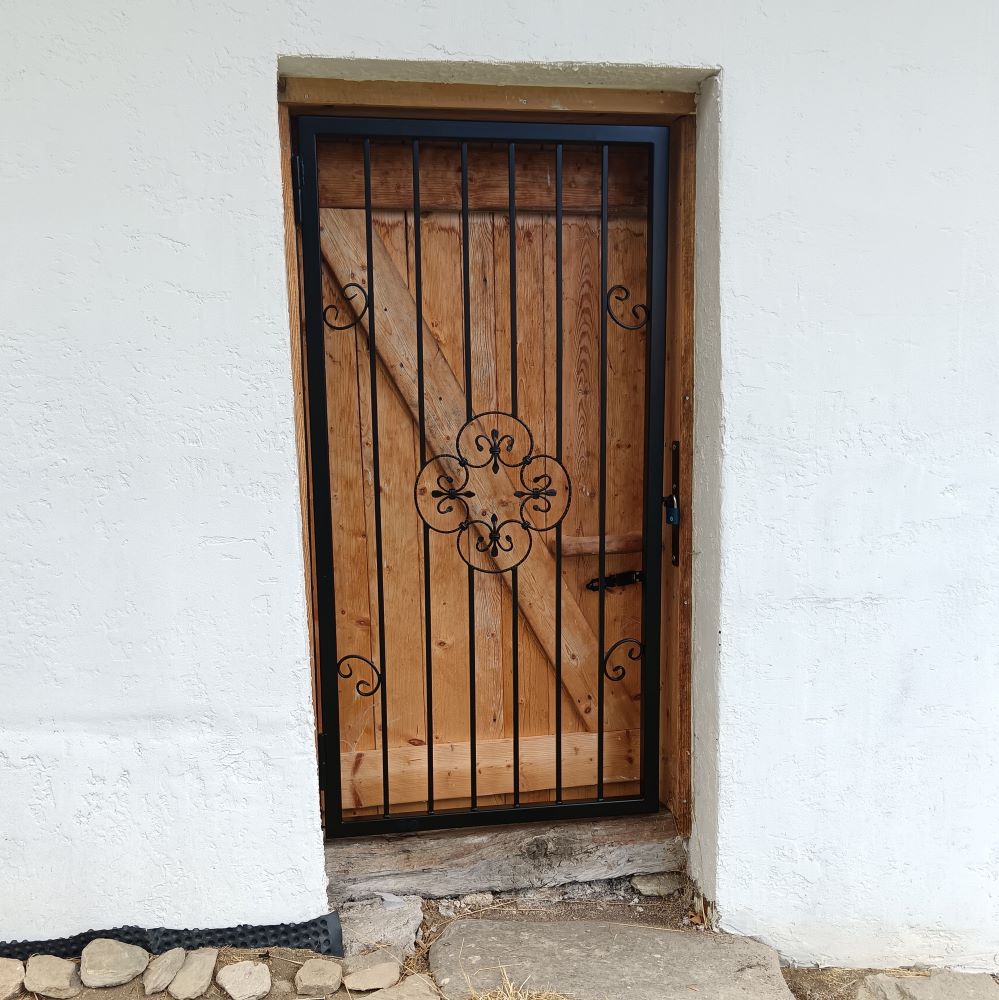 oceľová mreža na dvere